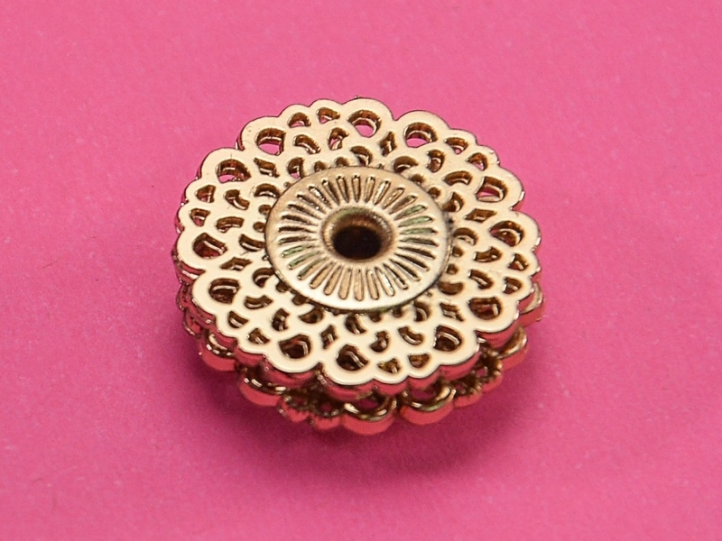 Broche Pulpo. Medida 18. Color: Dorado