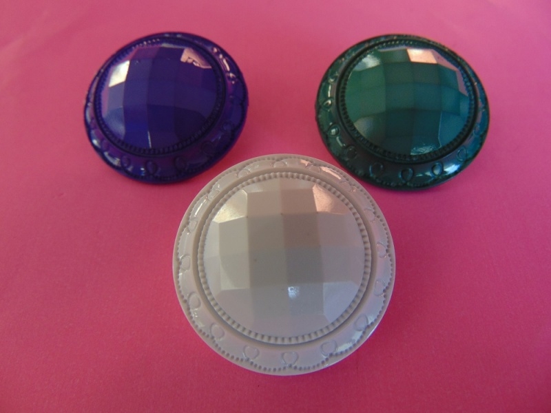Boton Facetado de Nylon C/Pie