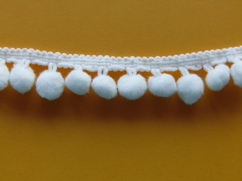 Galon con Pompon 2 cm. Pieza x 18,29 Mts